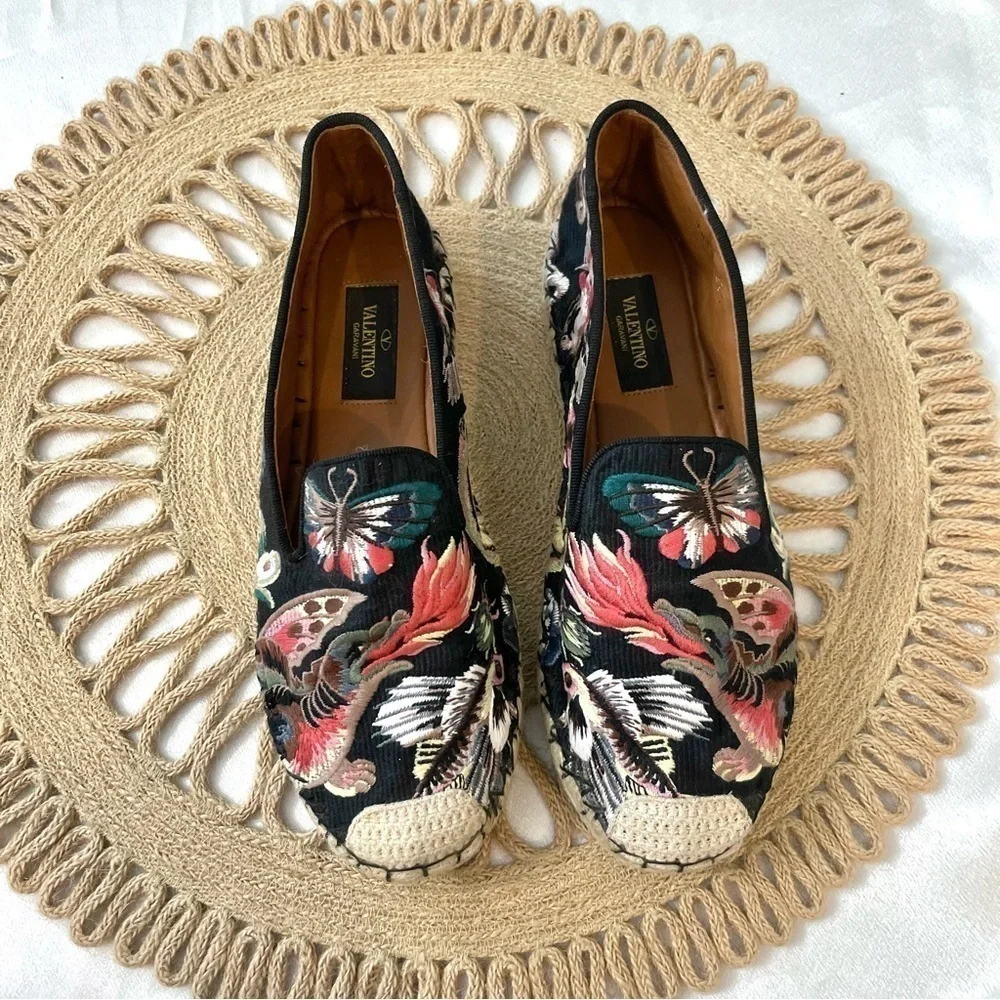 Valentino Garavani Butterfly-Embroidered Fabric Espadrilles in Black/Multi EU 36